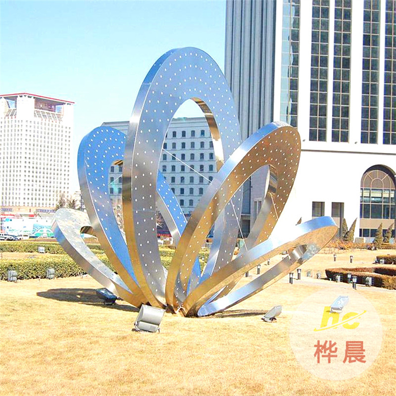 不銹鋼雕塑廠家戶外園林景觀雕塑網(wǎng)紅打卡通兔子擺件動(dòng)物商場(chǎng)美陳