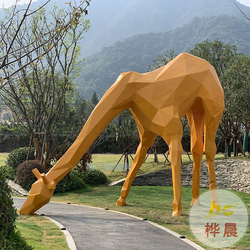 戶外不銹鋼鏤空云朵雕塑公園草坪玻璃鋼抽象讀書人裝飾品落地?cái)[件